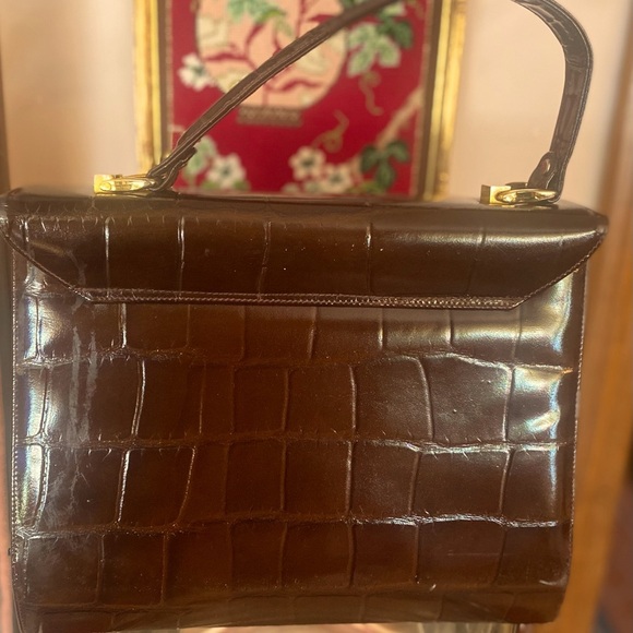 Saks Fifth Avenue Vintage 1960s/70 Brown crocodile embossed leather Handbag. - Picture 5 of 13